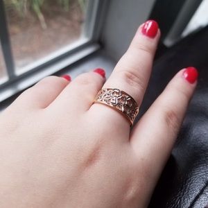 Beehive ring